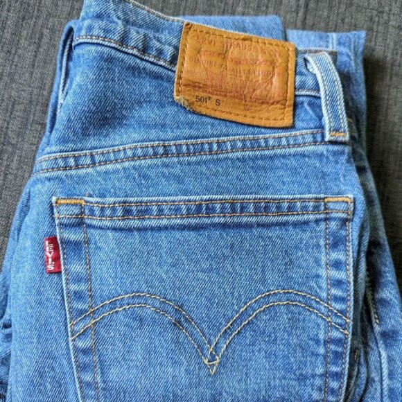 Levi's classic blue 501s - W24/L28 - Picture 1 of 4
